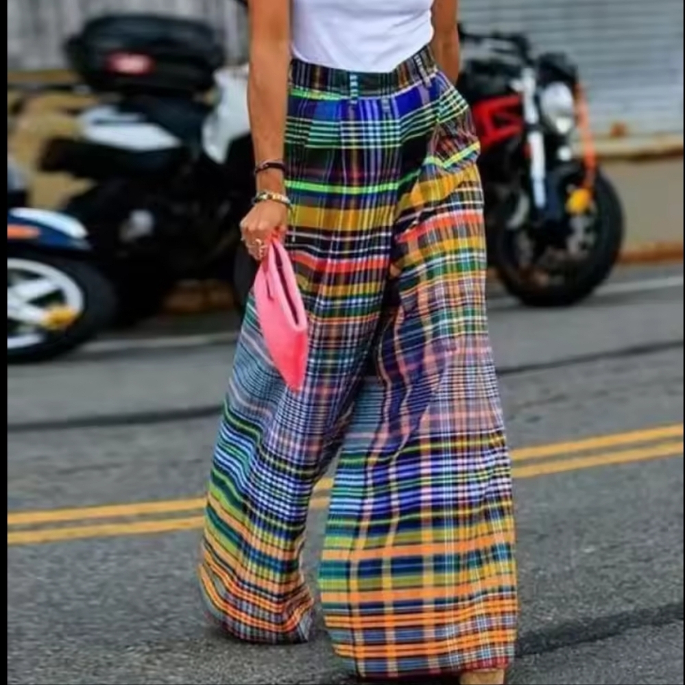 Colorful Plaid Wide-Leg Pants - Picture 3 of 5